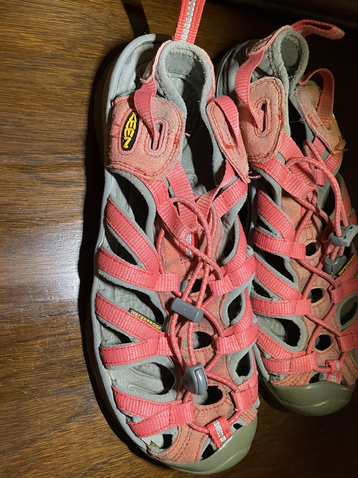 Keen Sandals Whisper Waterproof Coral Pink Gray Hiking Outdoor Shoes Women’s 9.5