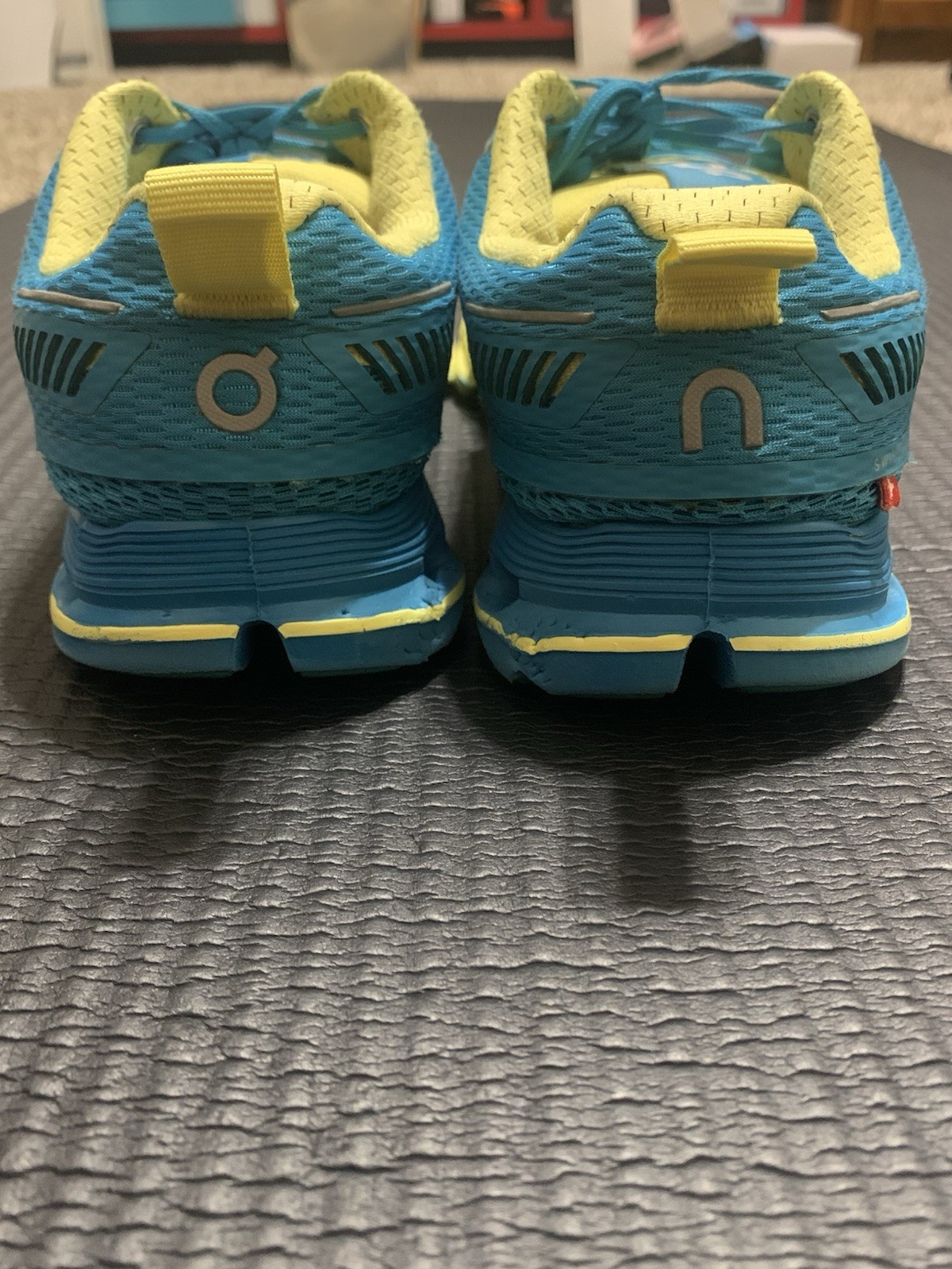 On Cloud Cloudflyer Women’s Running Shoes, Size 7, Blue Yellow