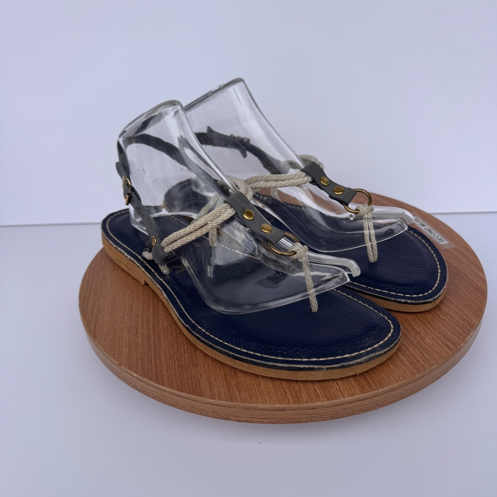 Kino Key West Thong Sandals Women’s Size 9 Leather T Strap Beige Navy Blue VGUC