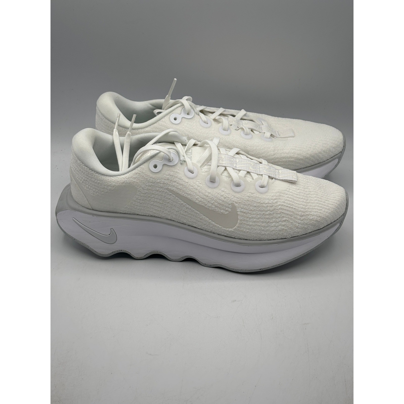 Nike Motiva Walking Shoes Women Size 10 White Grey Rocker Sole DV1238-001