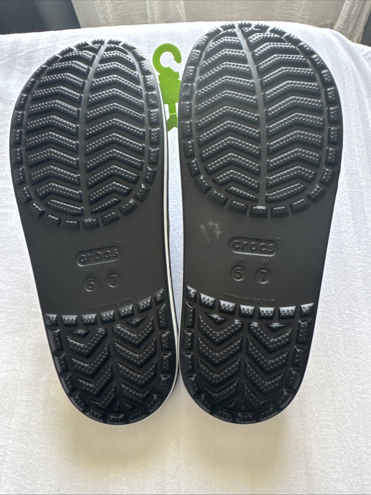 NWT Crocs bayaband Iconic Comfort Black Unisex Lightweight Size M5/W7