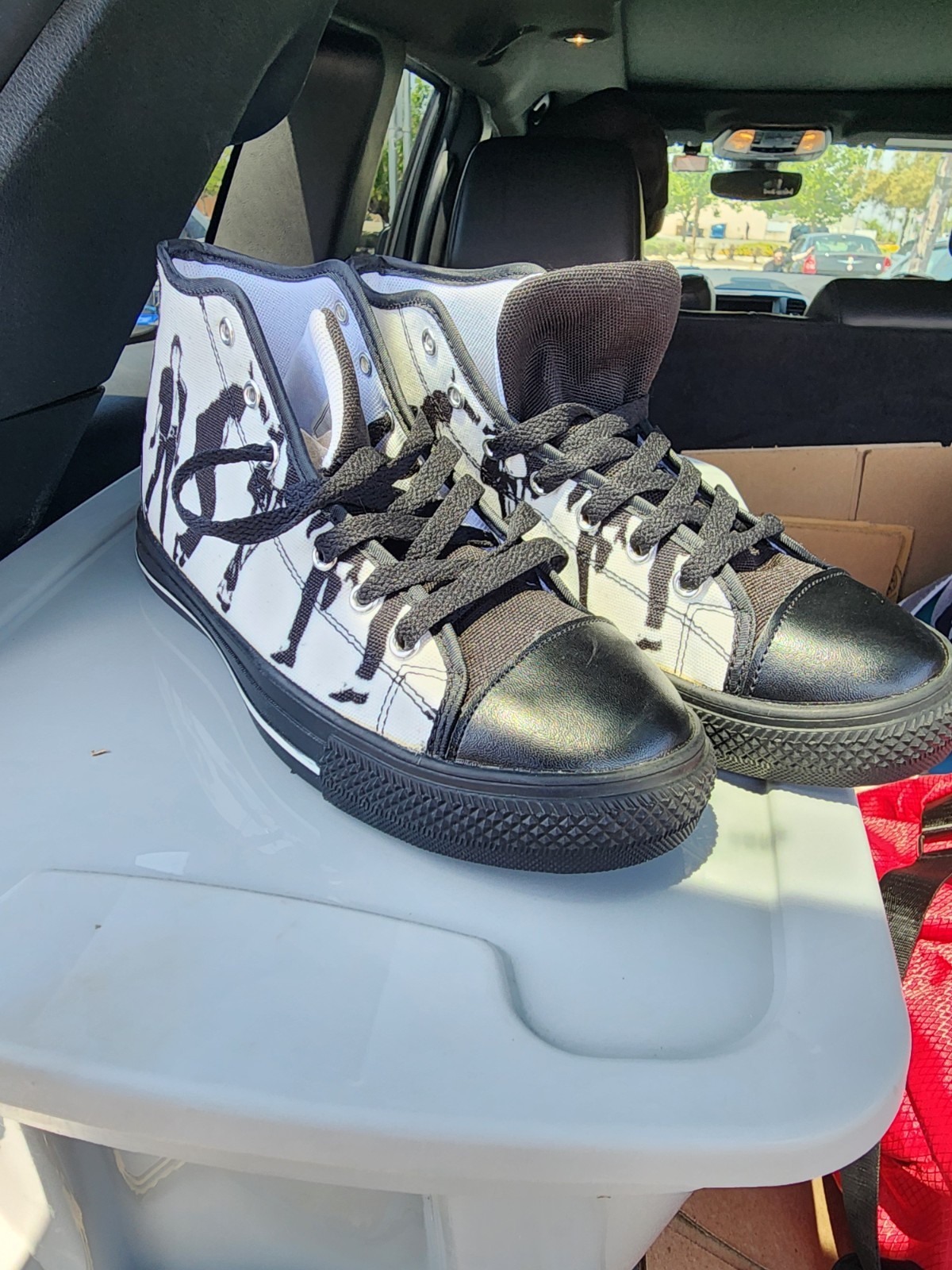 KING OF POP HIGH TOPS MICHAEL JACKSON SHOES SIZE 7 UNISEX