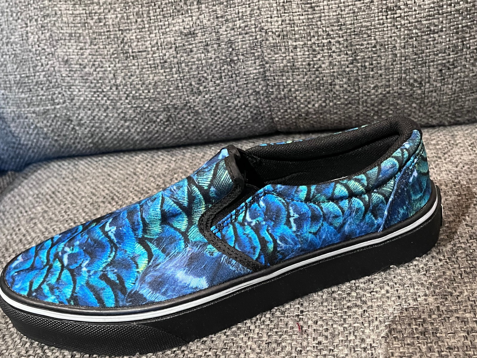 Yes We Vibe Blue Print Canvas Loafer Slip-on Shoes – Womens Size 9M Men’s 7M