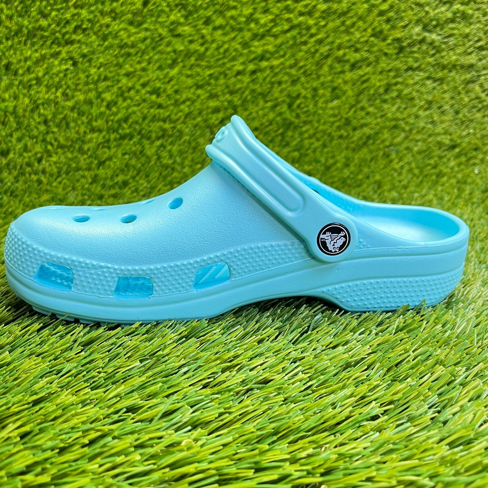 Crocs Classic Clog Womens Size 6 Blue Beach Walking Outdoor Slip On Sandals