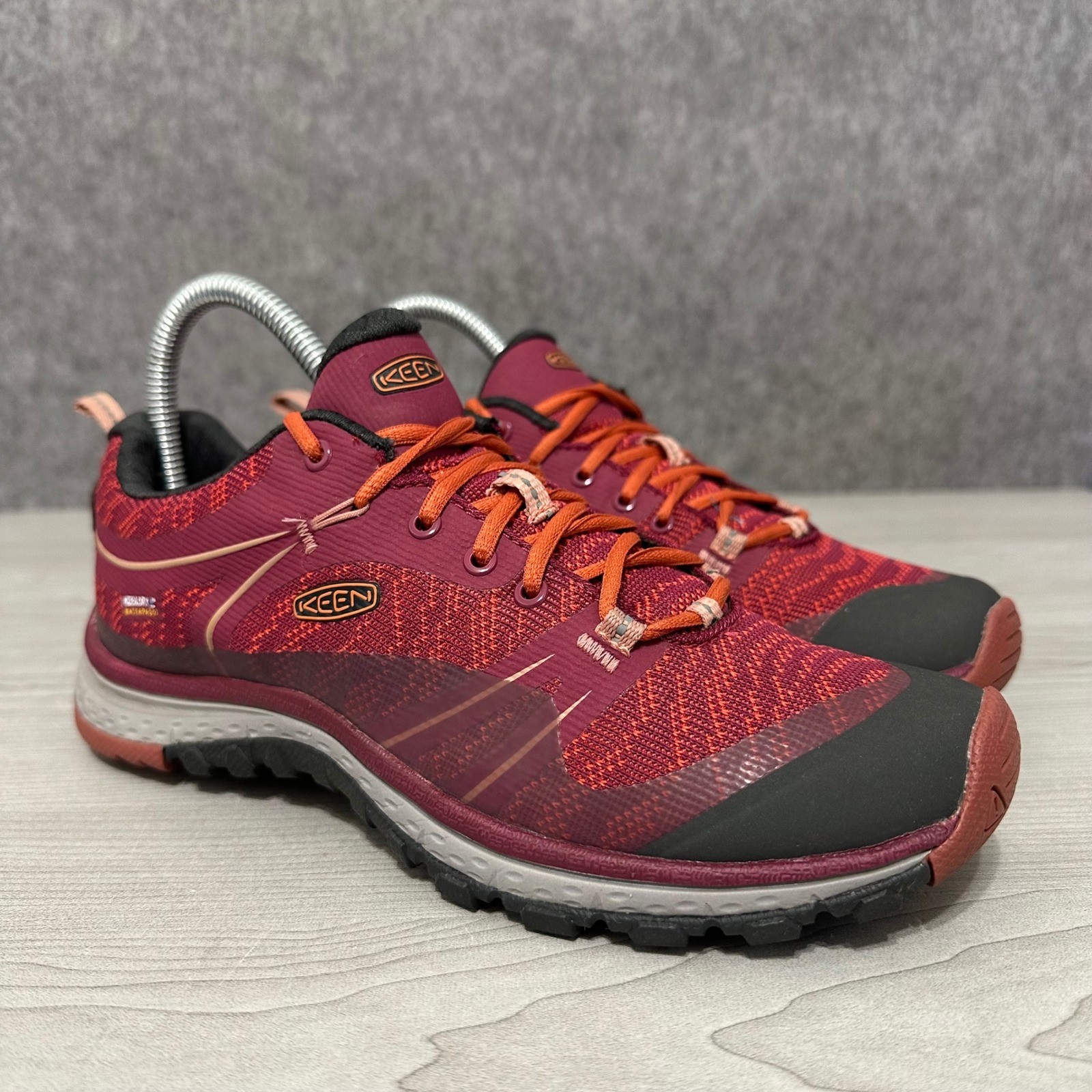 Keen Terradora Waterproof Hiking Shoes Womens Sz 7 Red Orange Low Top 1017695