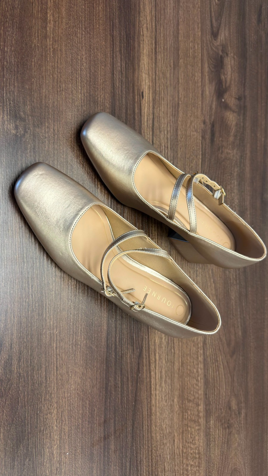 Journee Gredah Women Champagne Square Toe Flats Size 9.5M New Box