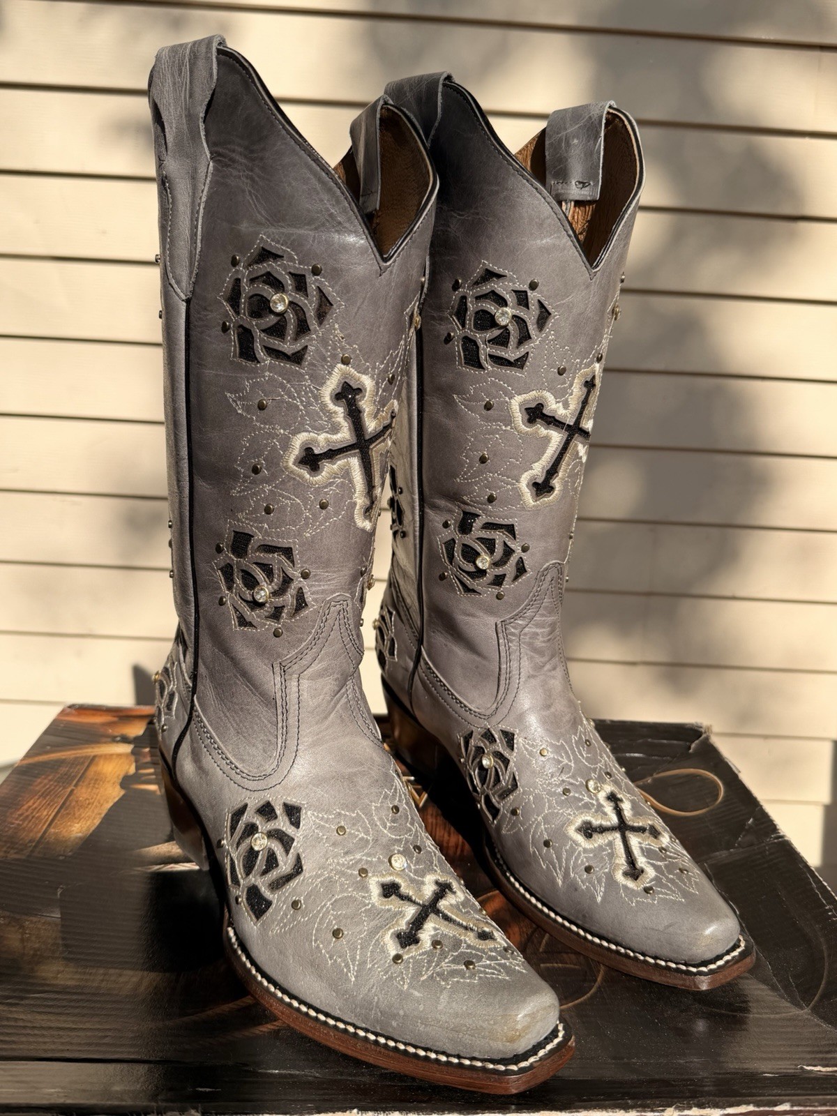 Sergal Gray Cross Floral Embroidery Western Equestrian Boots US Size 10.5