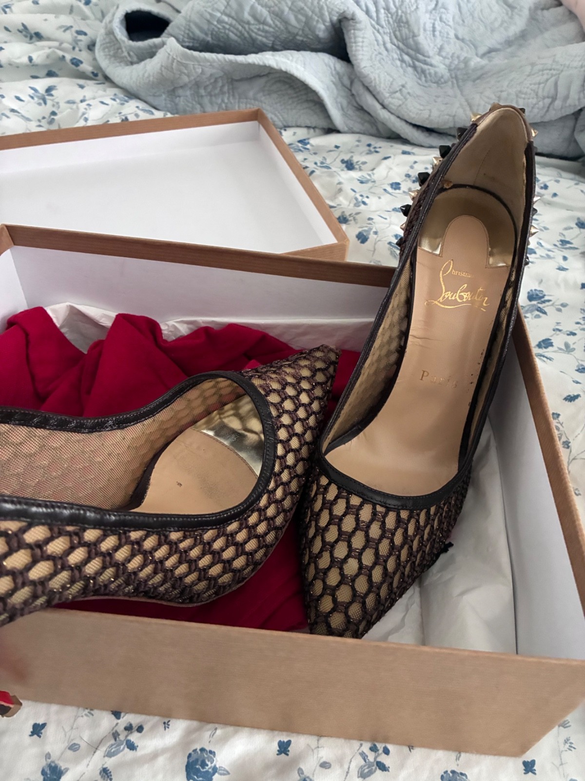 39.5 Authentic Christian Louboutin «Guni» Knotted Mesh Heel