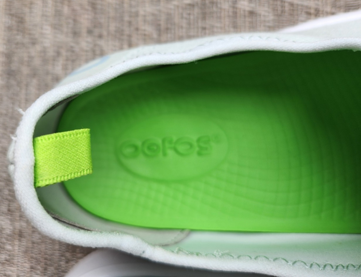 OOFOS OOMG EEZEE Low Recovery Casual Shoe, Pale Green, Women’s 8, EUR 39
