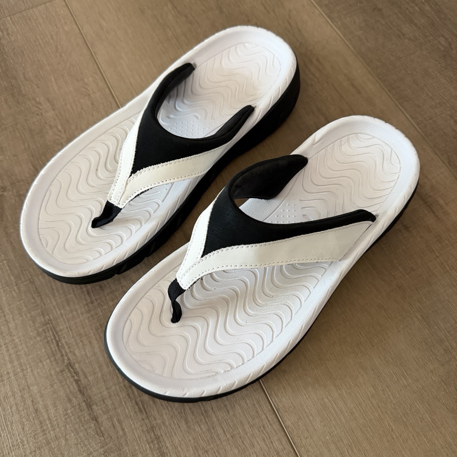 Sintetico Flip Flops Women Size 9 Black & White Beach Pool Summer