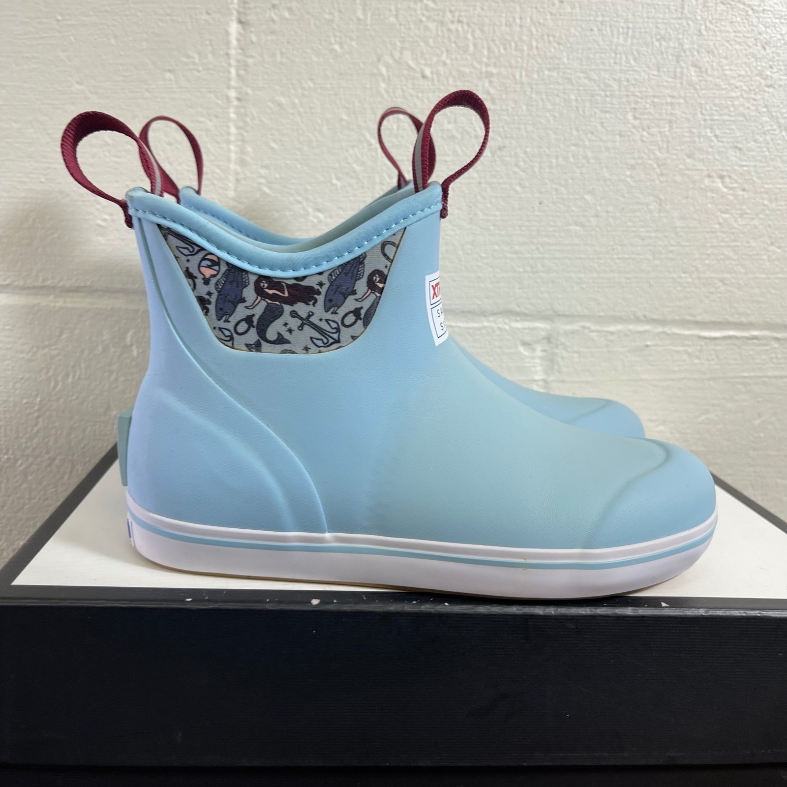 Xtratuf Salmon Sisters Ankle Deck Boot Blue Pull On Women’s Size 6 US/4 UK