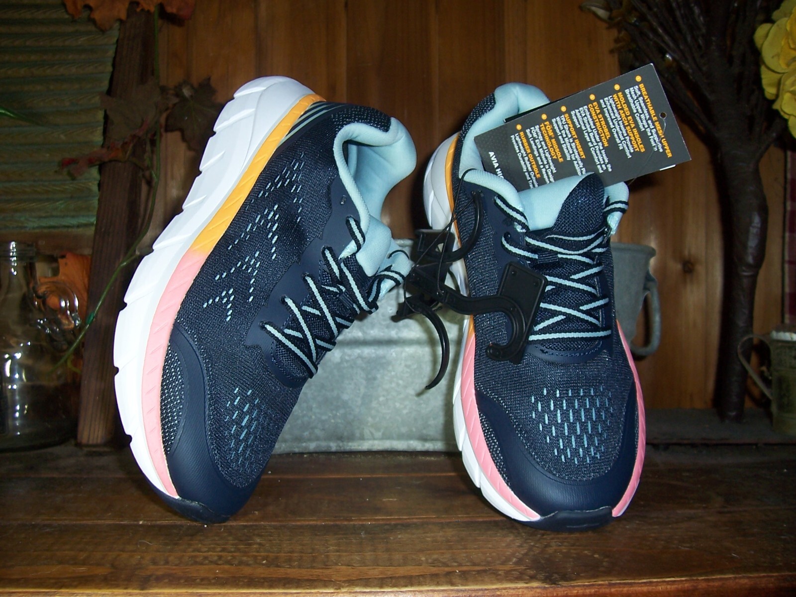 AVIA WOMENS HIGHTAIL SNEAKERS SHOES SIZE 6.5 LACE UP ATHLETIC SPORTS CASUAL NEW