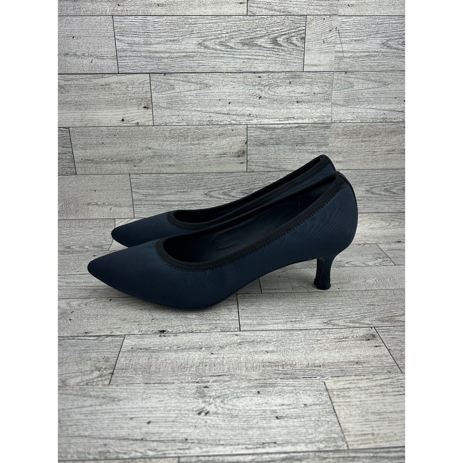 Rockport Total Motion Navy Blue Pointed Toe Heel Pumps Classic Business Casual