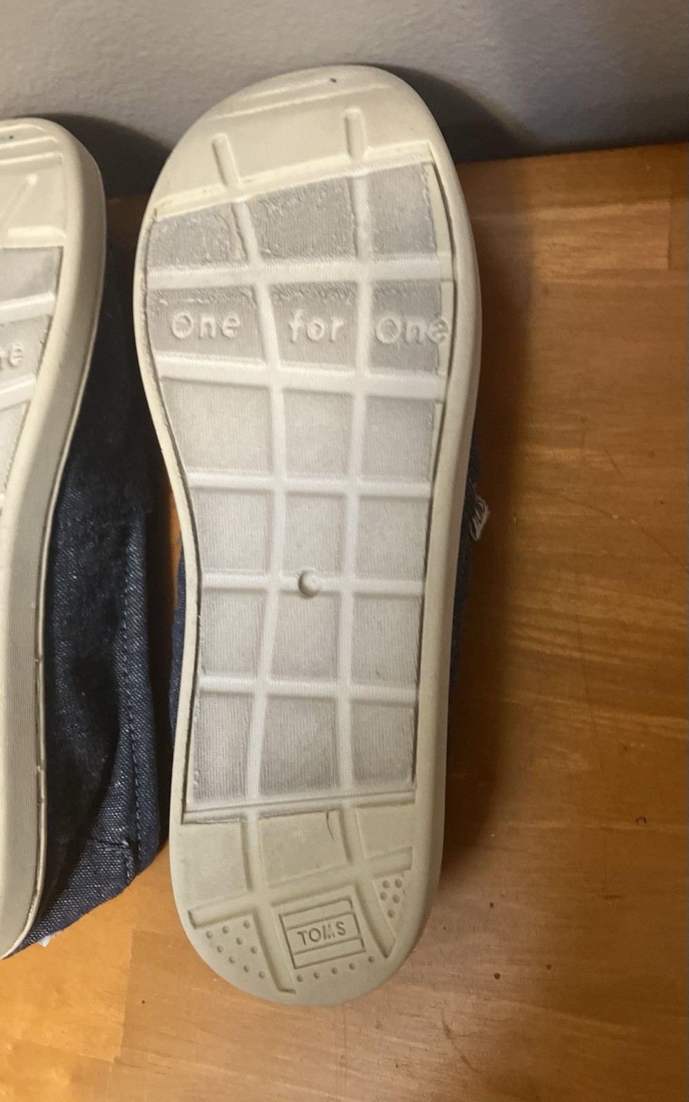 TOMS Alpargata Chambray Slip-on Shoe, Blue Gray/Beige Sole – Size Y5 (VGUC)