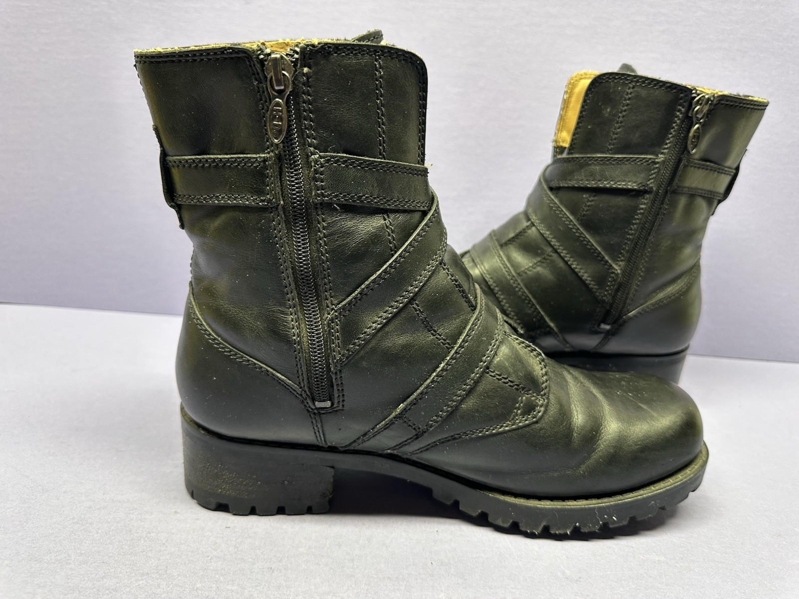 Harley Davidson 84165 Women’s Riding Boots 3 Buckles, Side Zip Size 11