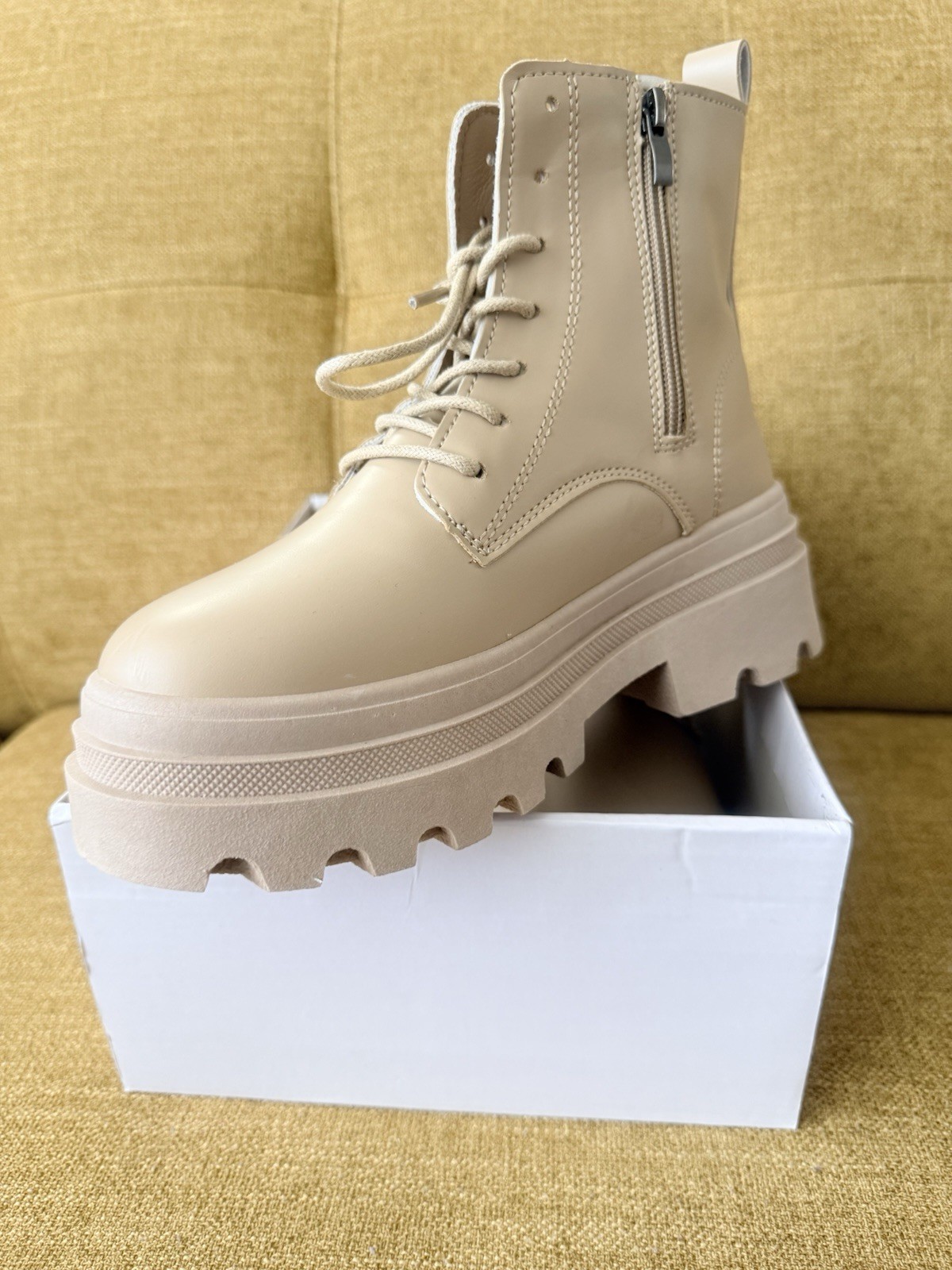 WALIA Beige Synthetic Ankle Combat Boots Women’s Lace-Up Zip Comfort 5