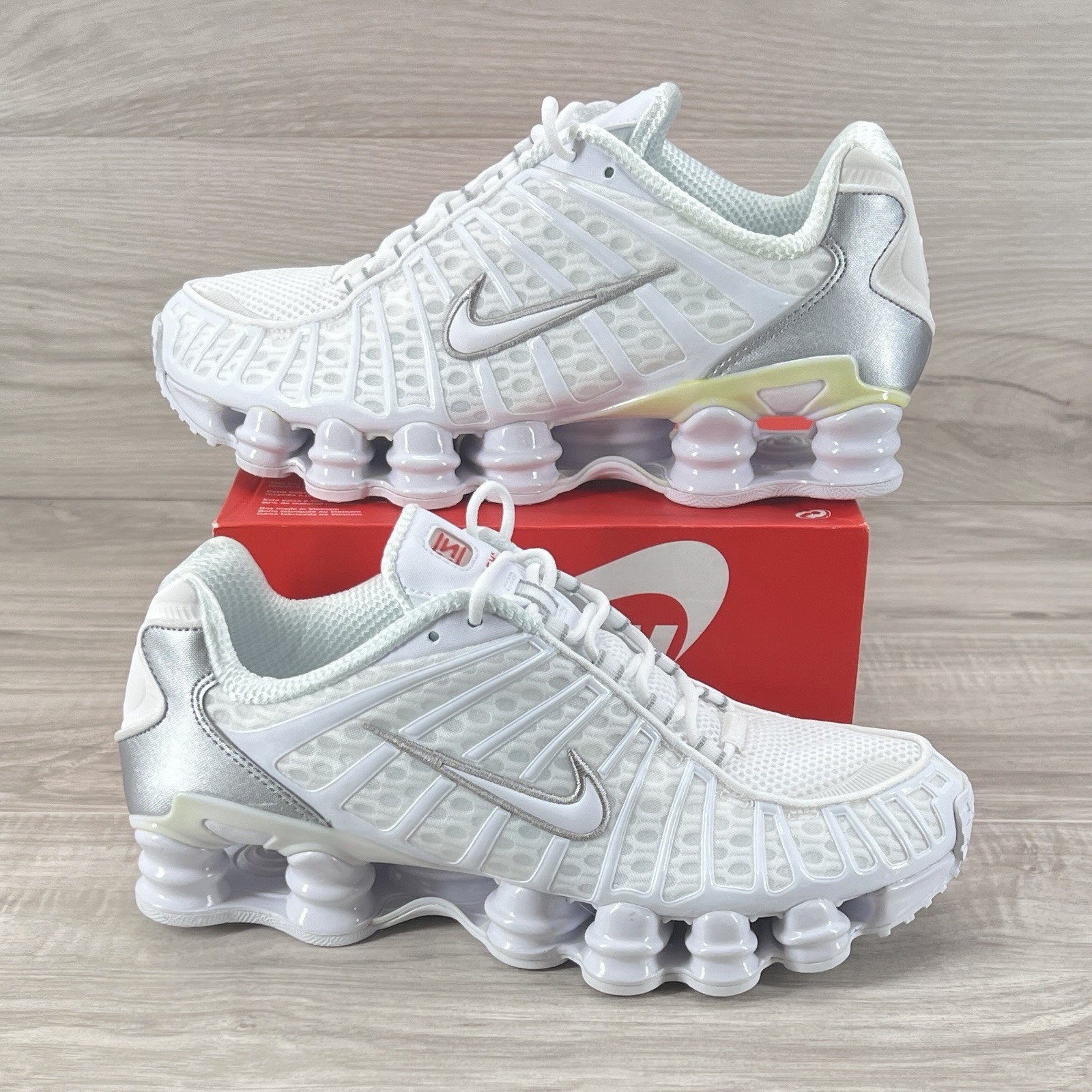 Womens 10 / Mens 8.5 – Nike Shox TL White Metallic Silver AR3566 100 *YELLOWING