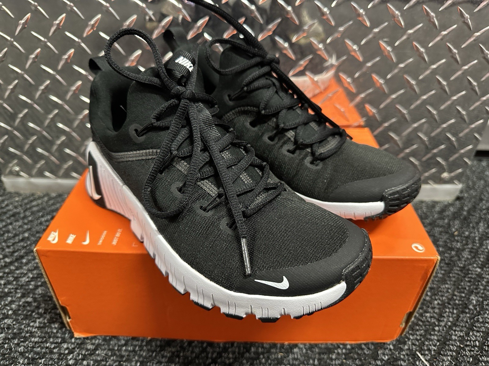 Size 9 – Nike Wmns Free Metcon 6 ‘Black White’ FJ7126-001
