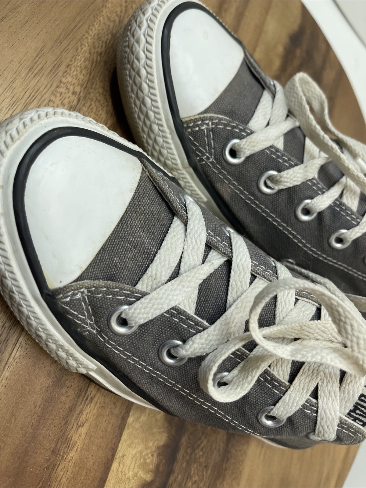 EUC Converse All Stars Shoes Sneakers Low Top Gray Mens 4 Womens 6 Unasex