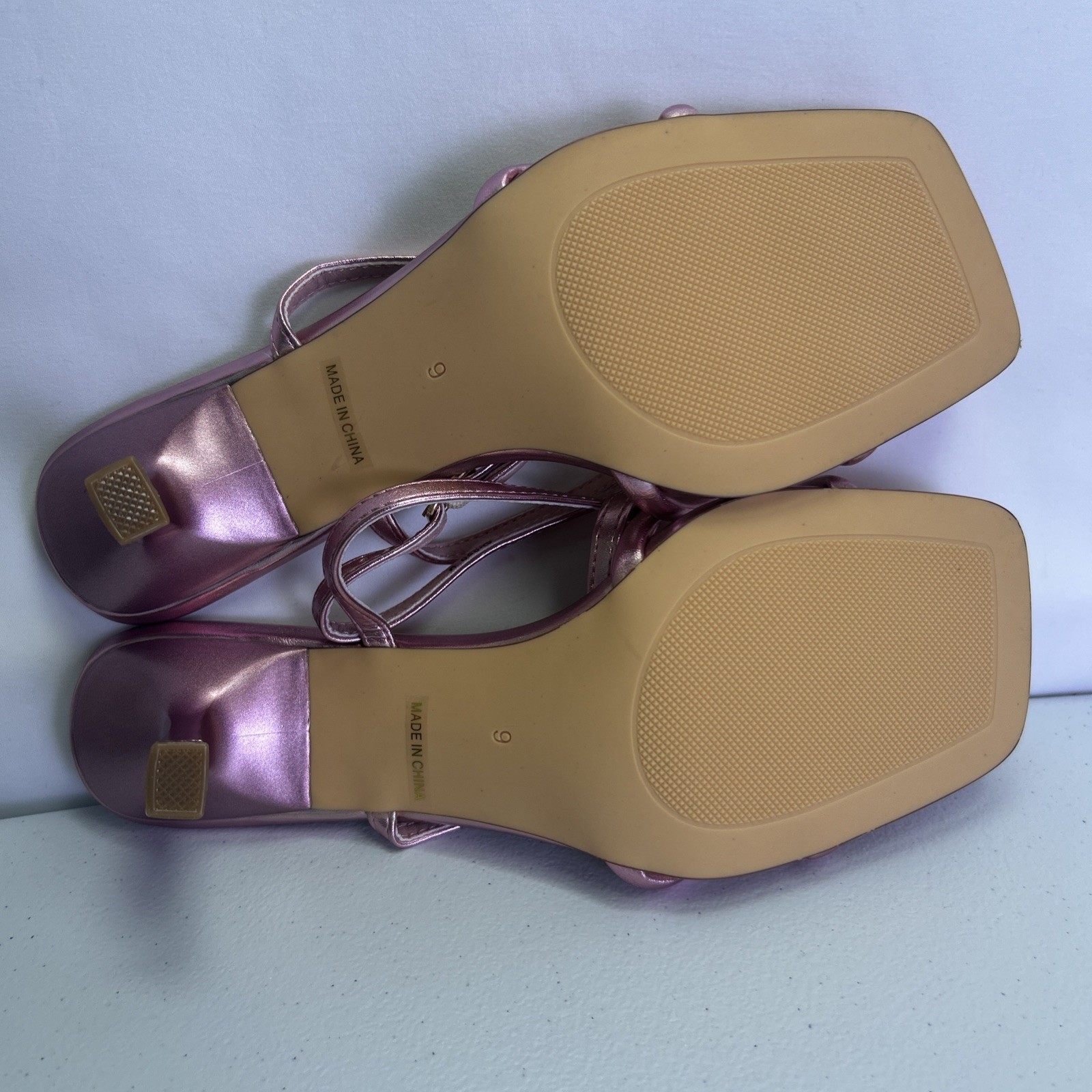 AiunIInd Pink Metallic Strappy Heels Square Toe Dress Sandals NIB Size 9