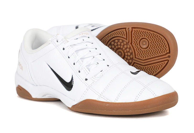 Nike Total 90 III Women’s Soccer Shoes Sports Training Sneakers NWT IO2387-100