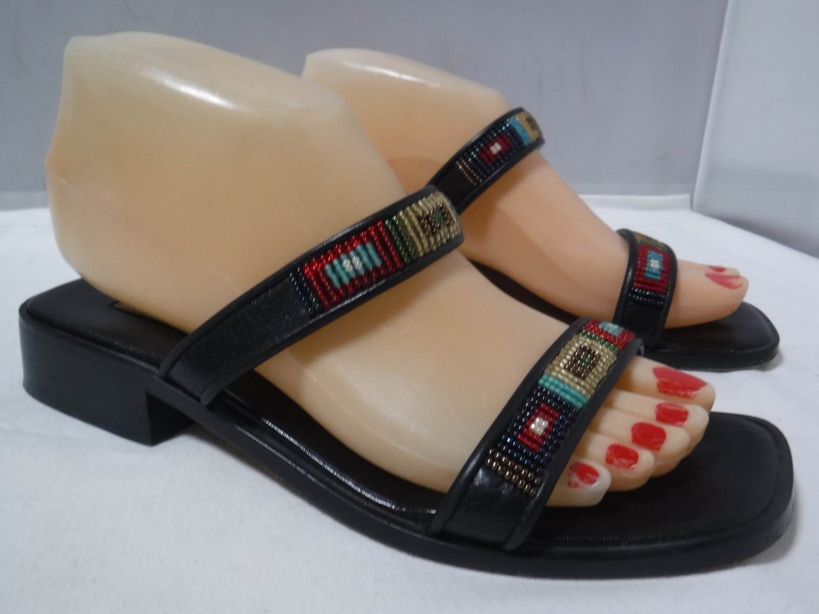 VTG Brighton Sam Beaded Sandals Southwestern Aztec Low Heeled Shoe Italy 7.5 M