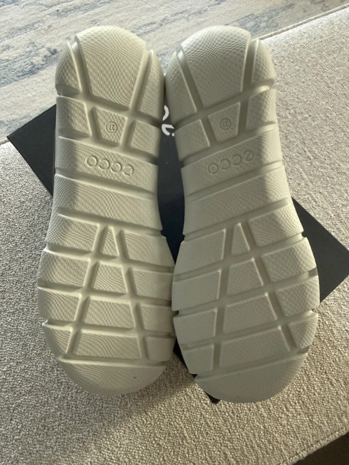 Brand New ECCO Women’s Intrinsic 1 Sneakers, Size EU 37 (US 6-6.5), Light Gray