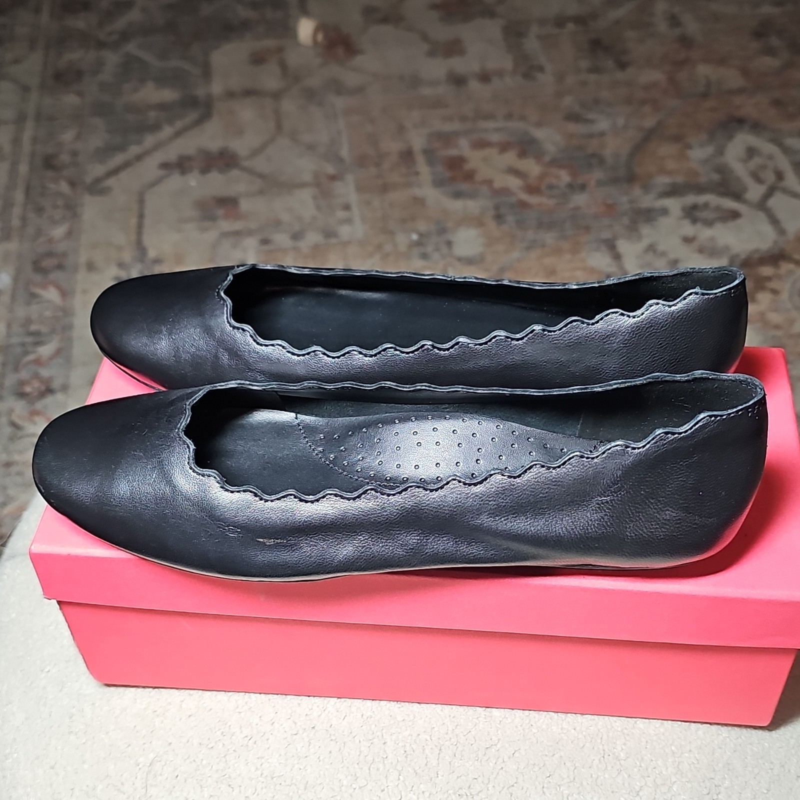 VANELi Black Nappa Leather Ballet Flats Round Toe Scalloped Slip-On US 9 1/2 N