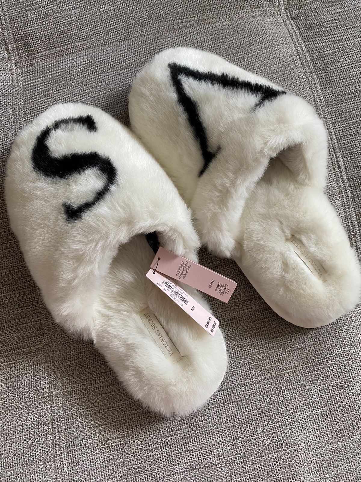 Victoria’s Secret VS Soft Plush Closed Toe Faux Fur Slippers White S M L NWT