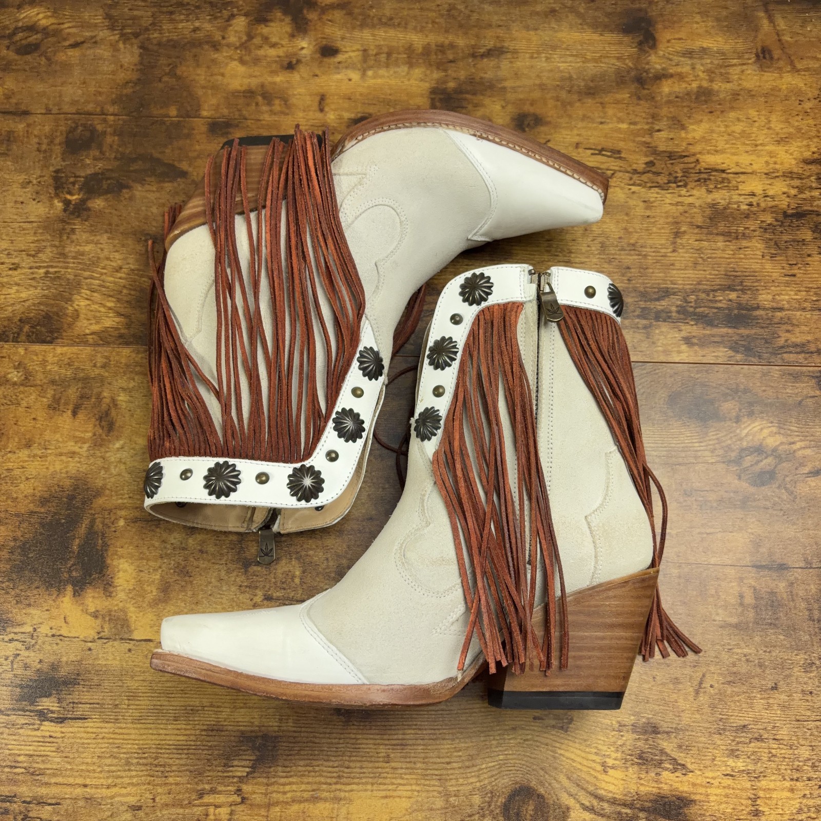 Mezcalero Western Boots Womens Size 8 White Fringe Concho Studded Boho Festival