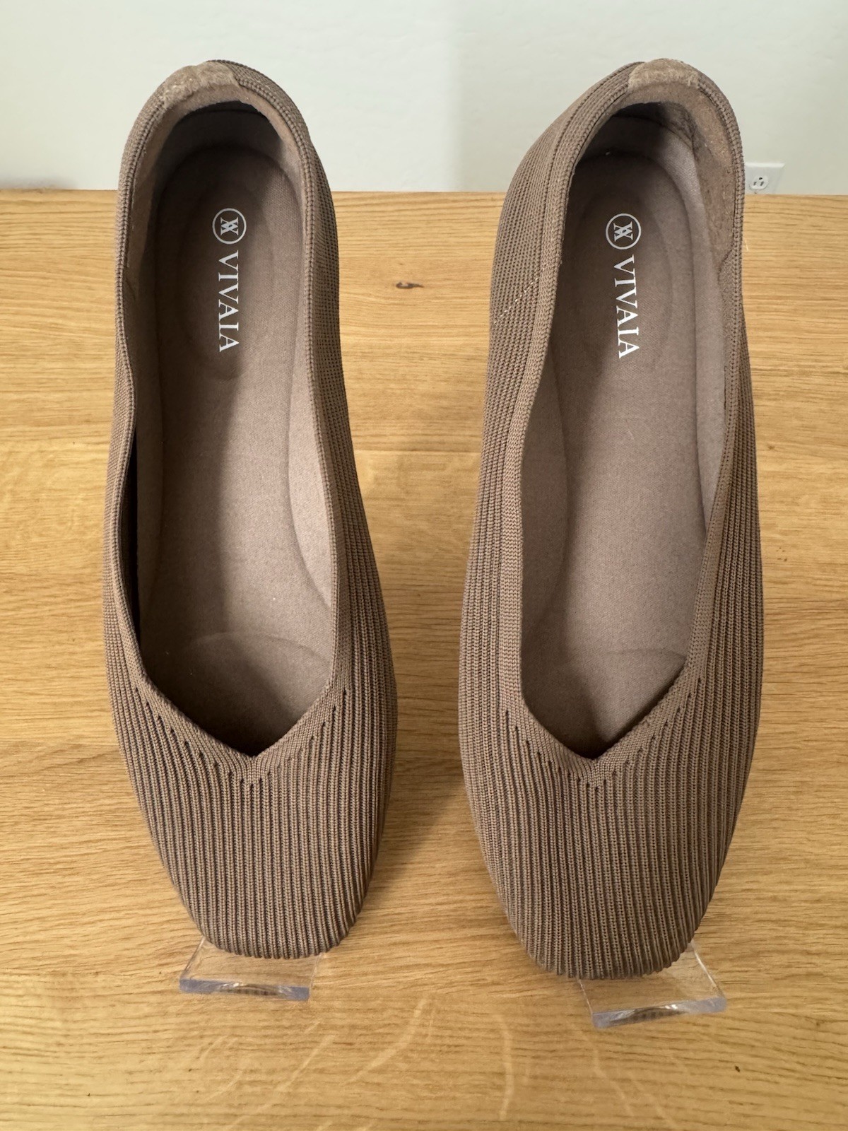 Vivaia Womens Margot 2.0 Square Toe V-Cut Flats 41.5 EU 10 US Tan