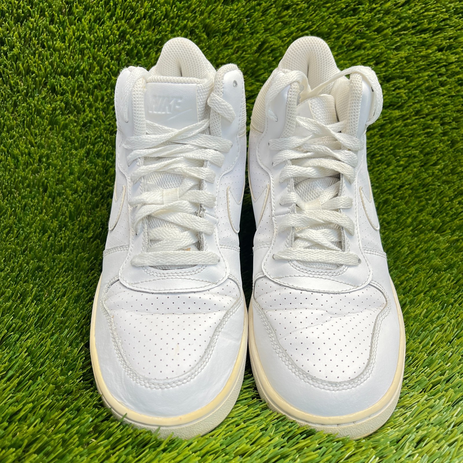 Nike Court Borough Mid Womens Size 8.5 White Athletic Basketball Shoes Sneakers