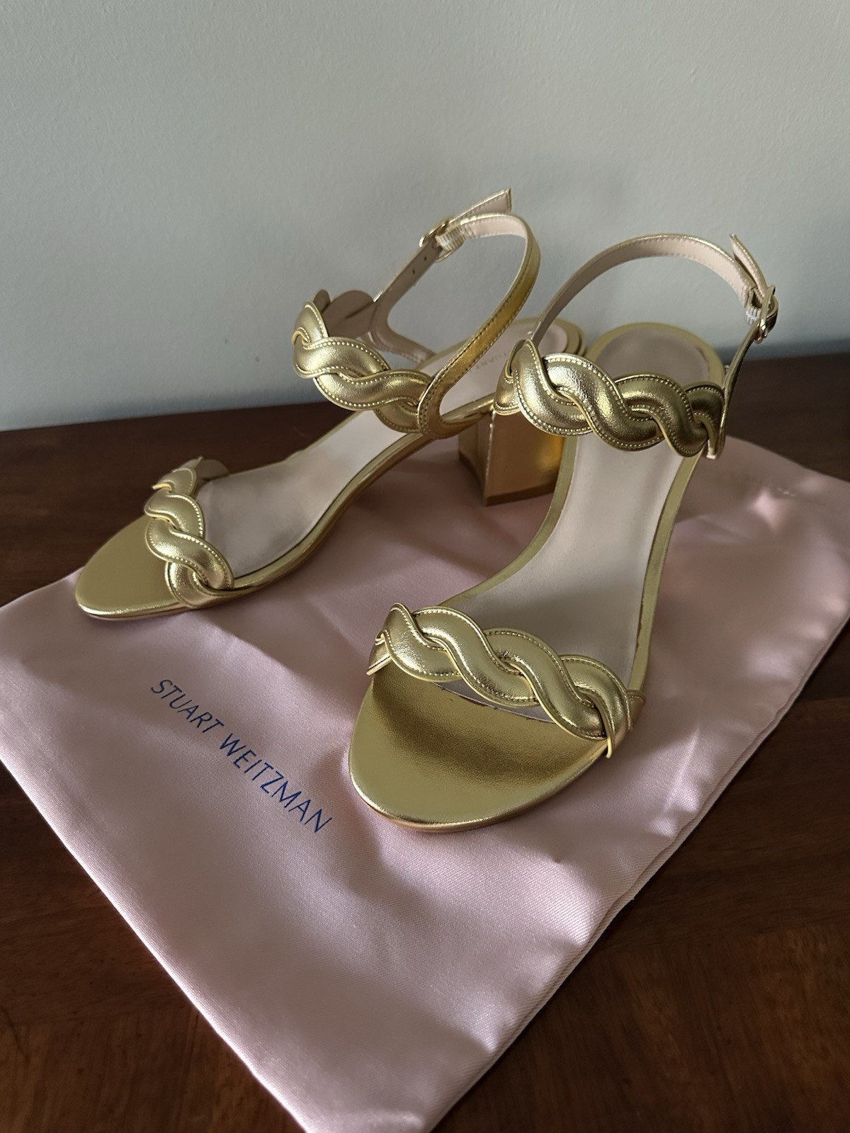 New In Box! Stuart Weitzman Twistie Block Heeled sandals- Gold Size 9.5/40