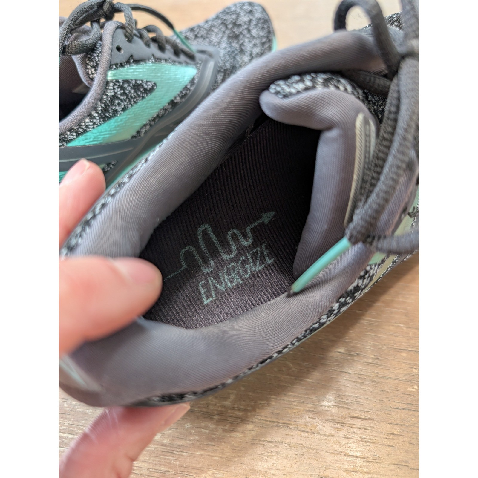 Brooks Launch 4 Womens Running Shoes Black Grey Teal Size 9 gym workout