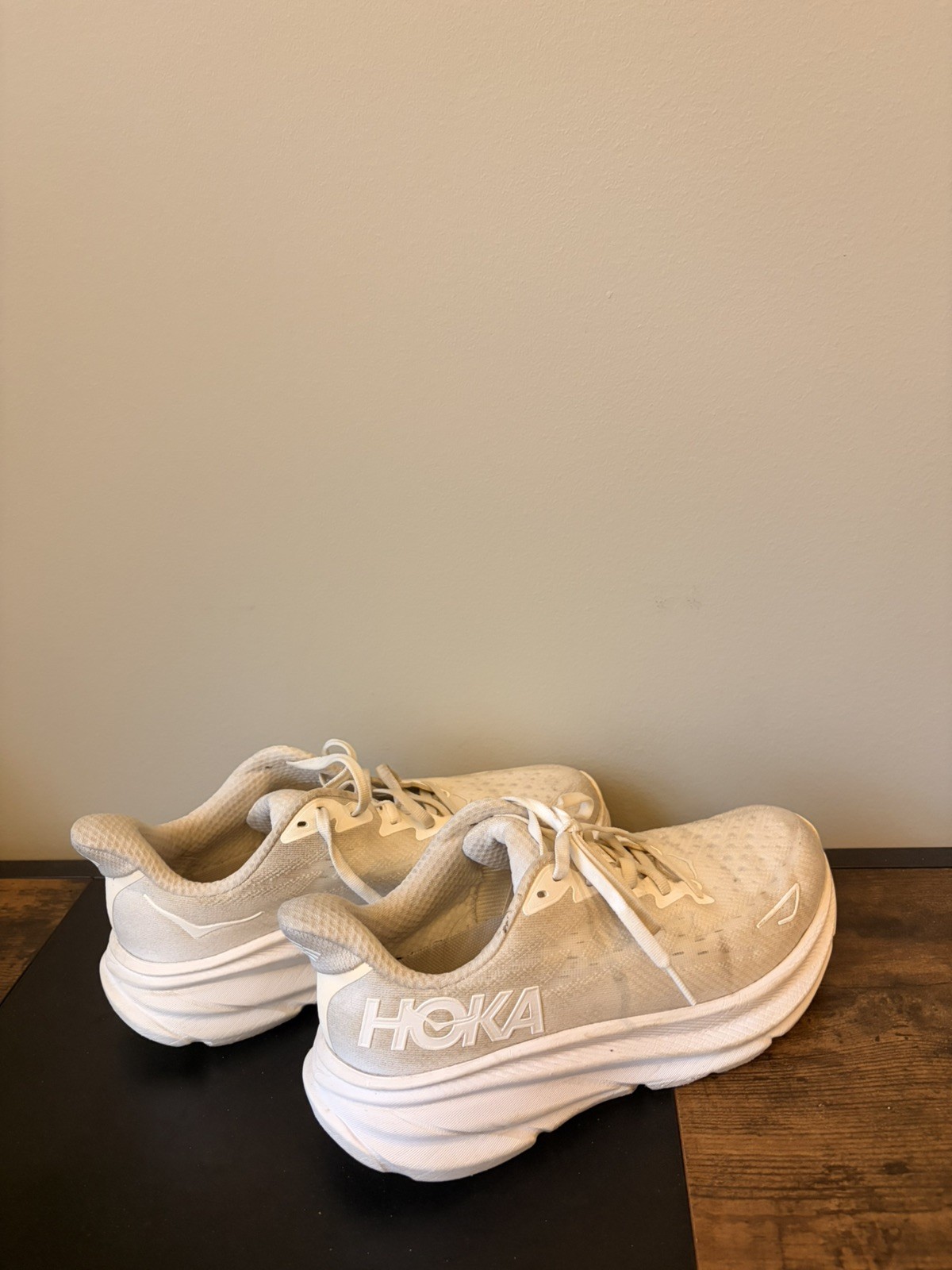 .10125 Hoka Clifton 9, White Womens Running Shoes-US 8 Womens Wide