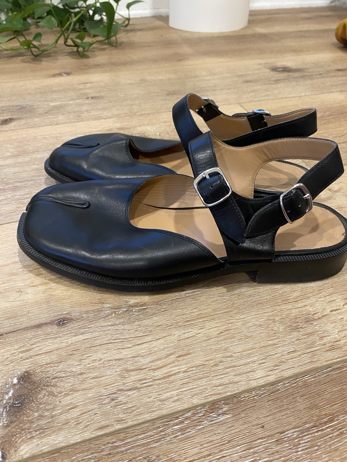 Maison Margiela Black Leather Tabi Slingback Flats Buckle Strap EU 44