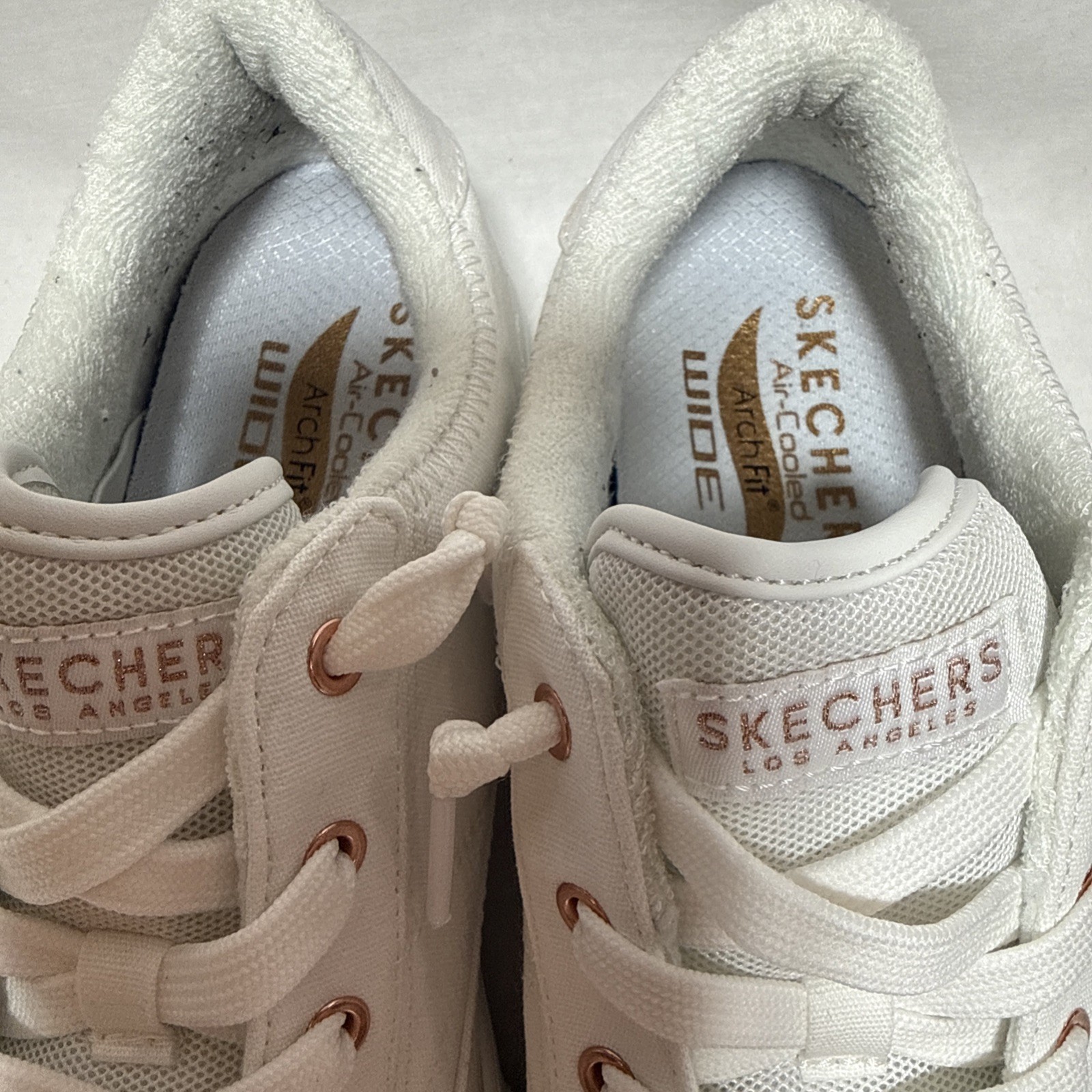 Skechers Women 8.5 Wide Arch Fit Arcade 177190W White Casual Shoes Low CLEAN
