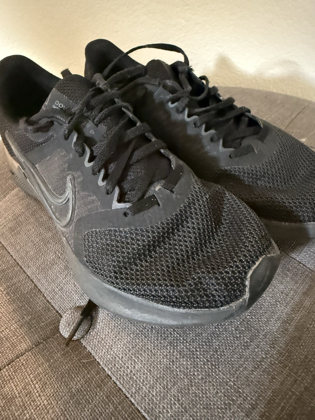 Nike Downshifter 11 Men’s Low Top Lace-Up Mesh Sneakers Black CW3413-003