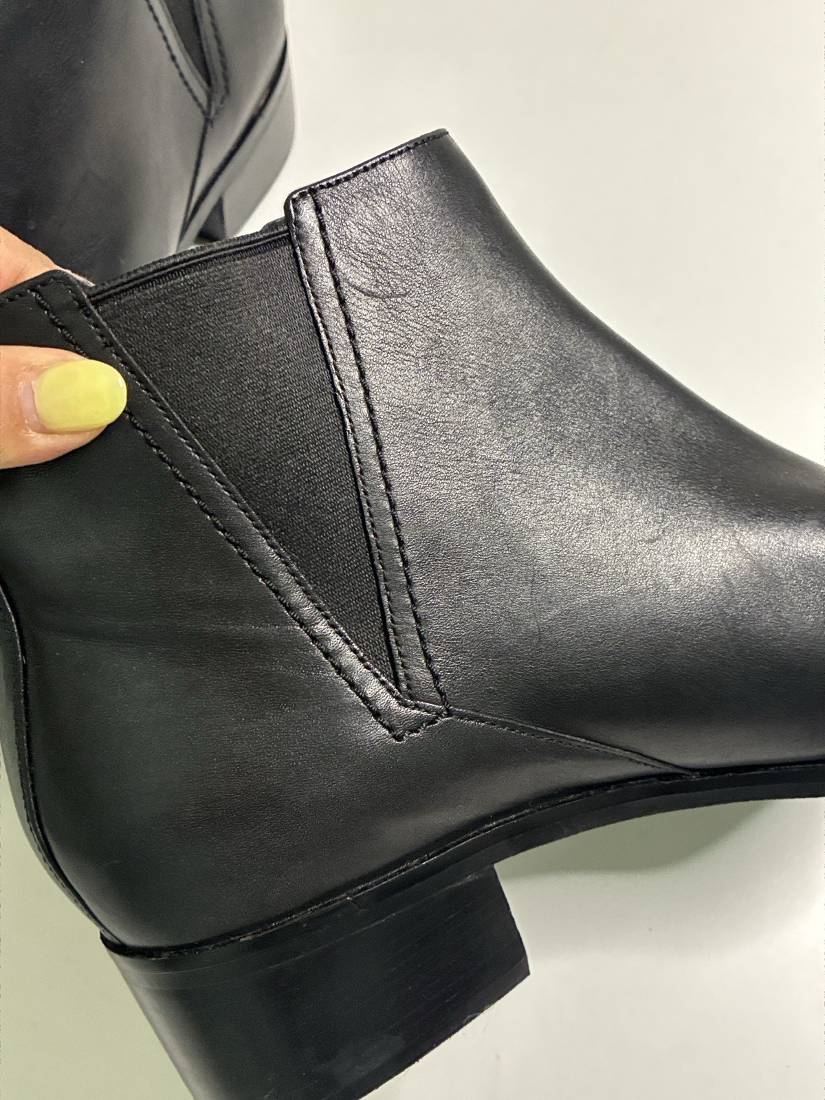 Cole Haan Black Leather Chelsea Ankle Booties Elastic Gore Pointed Toe 9.5B