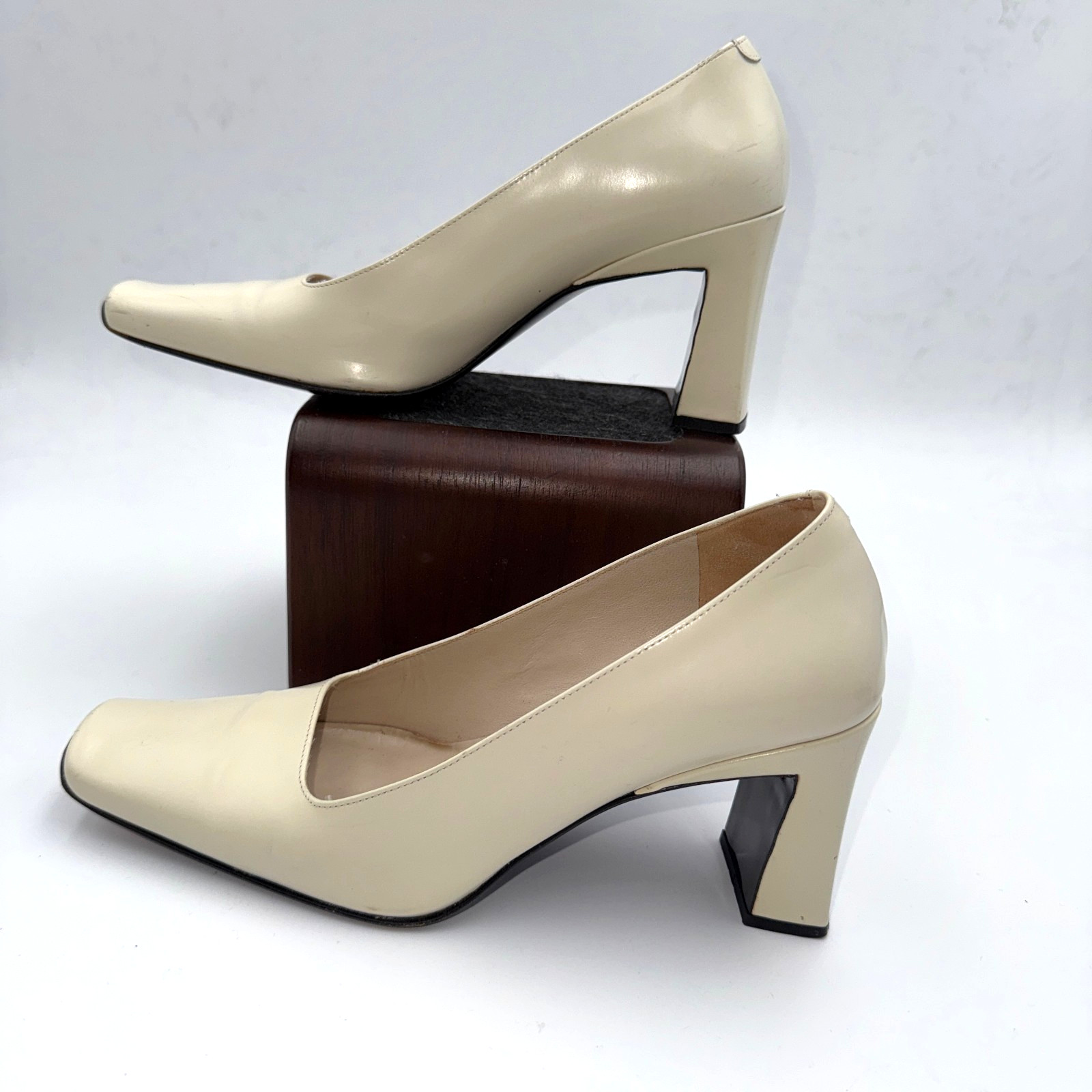 Via Spiga Women’s Ivory Leather Heels 5.5M Square Toe Block Heel