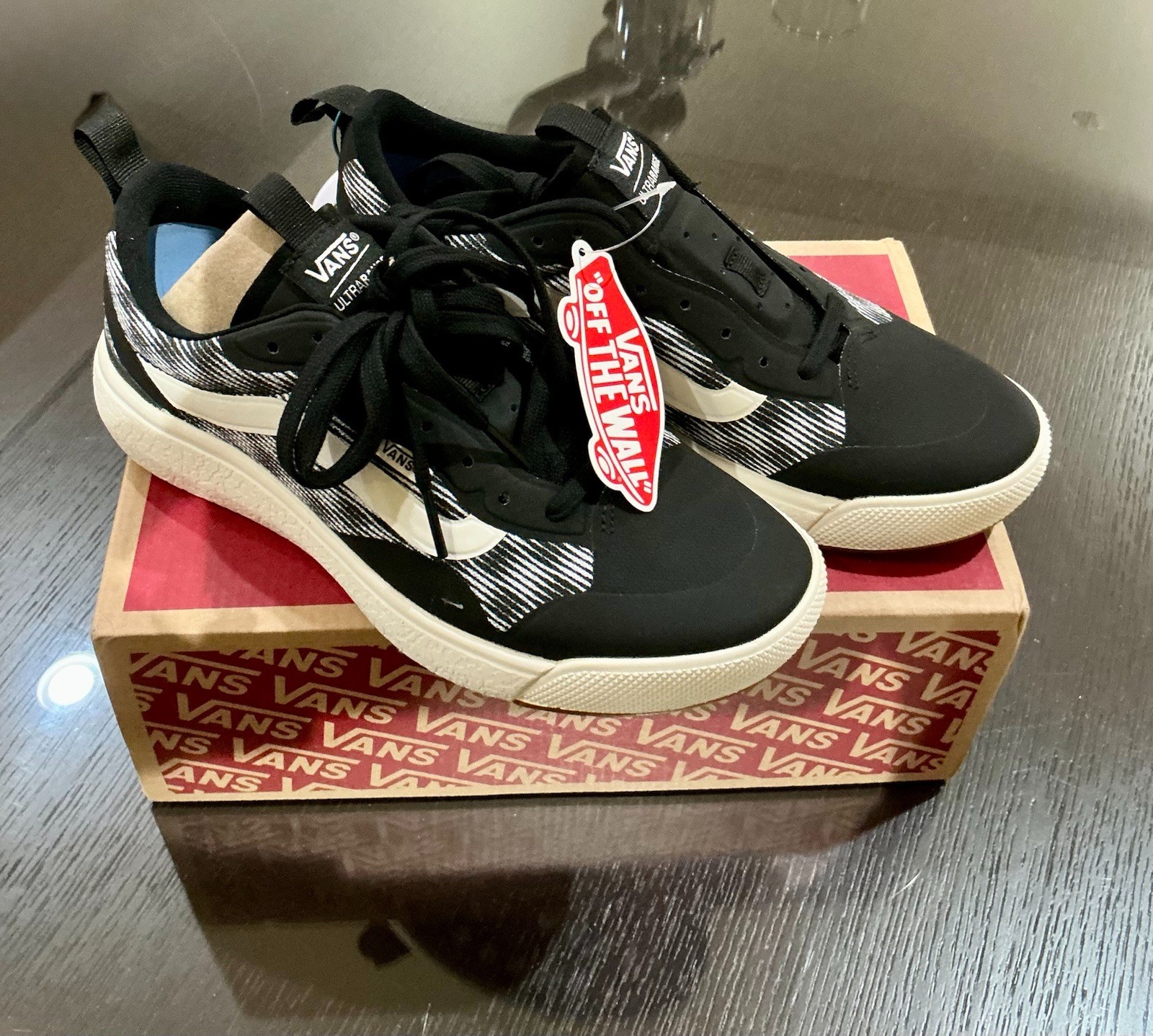Vans UltraRange EXO Blur Checker Women 8.5 / Men 7