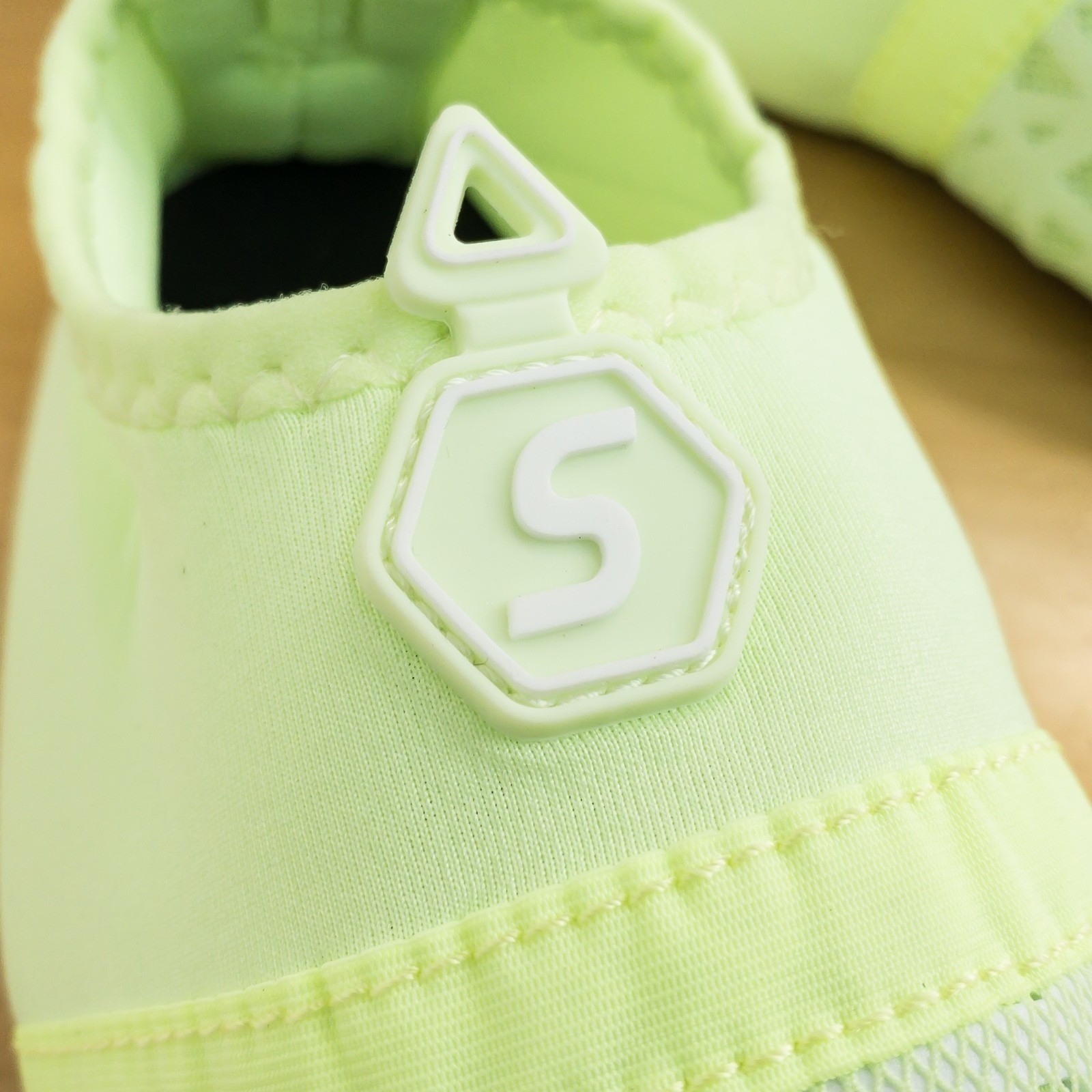Seekway Aqau Socks Women’s Size 6 Neon Green Aqua Sock Quick Dry Swim Beach