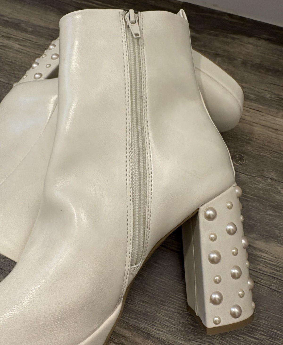 Women’s Report Cream White Studded Pearl Ankle Boots – Size 8.5 NEW