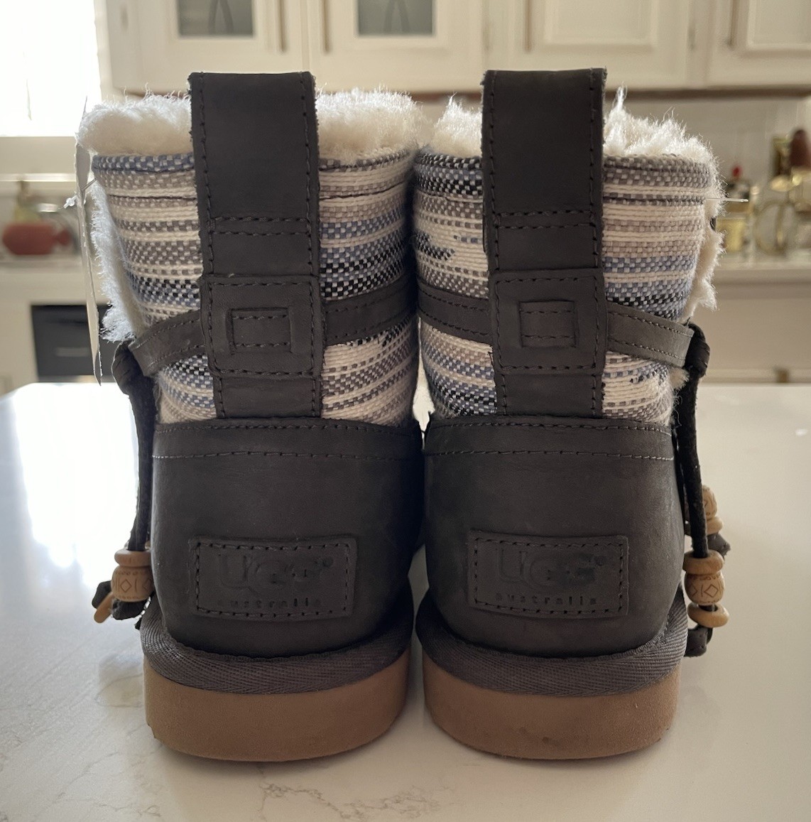 UGG Auburn Serape Water-resistant Mini Boots Sz 8 Casual 1010263 Gray Leather