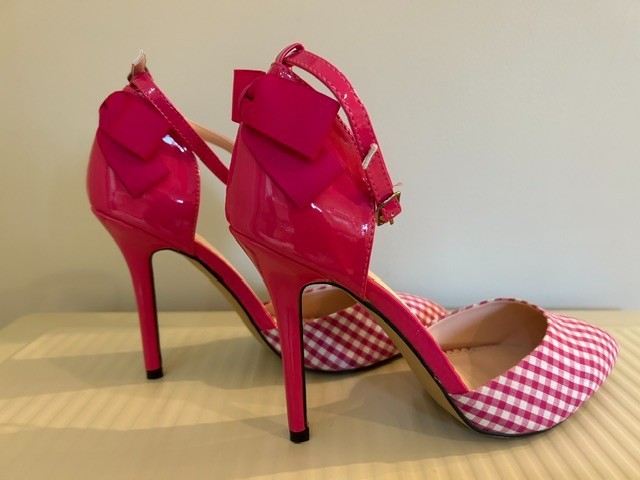 New in Box Shoedazzle Pink High Heels with Ankle Strap and Bow Size 11