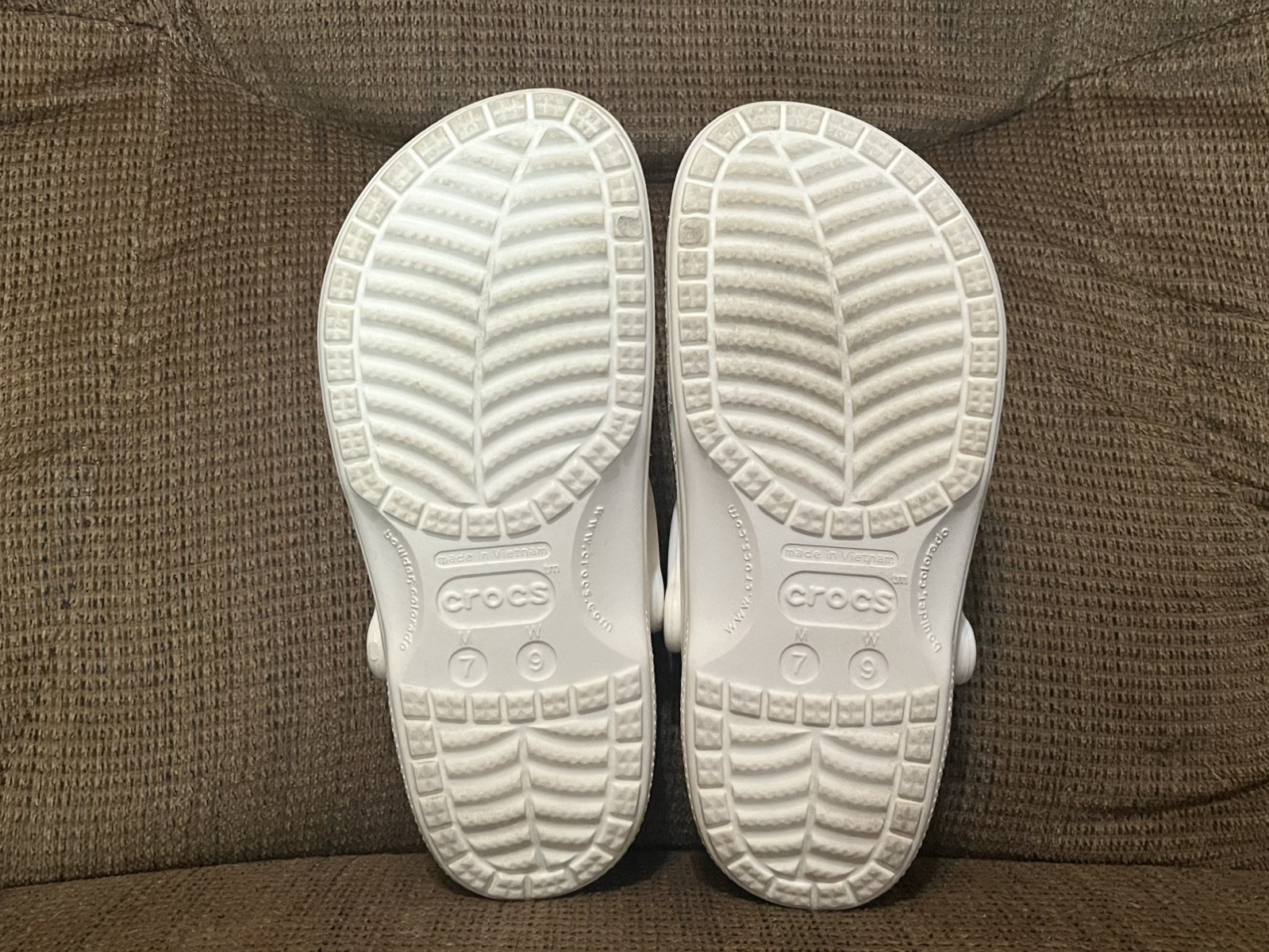 White Crocs M8 W10