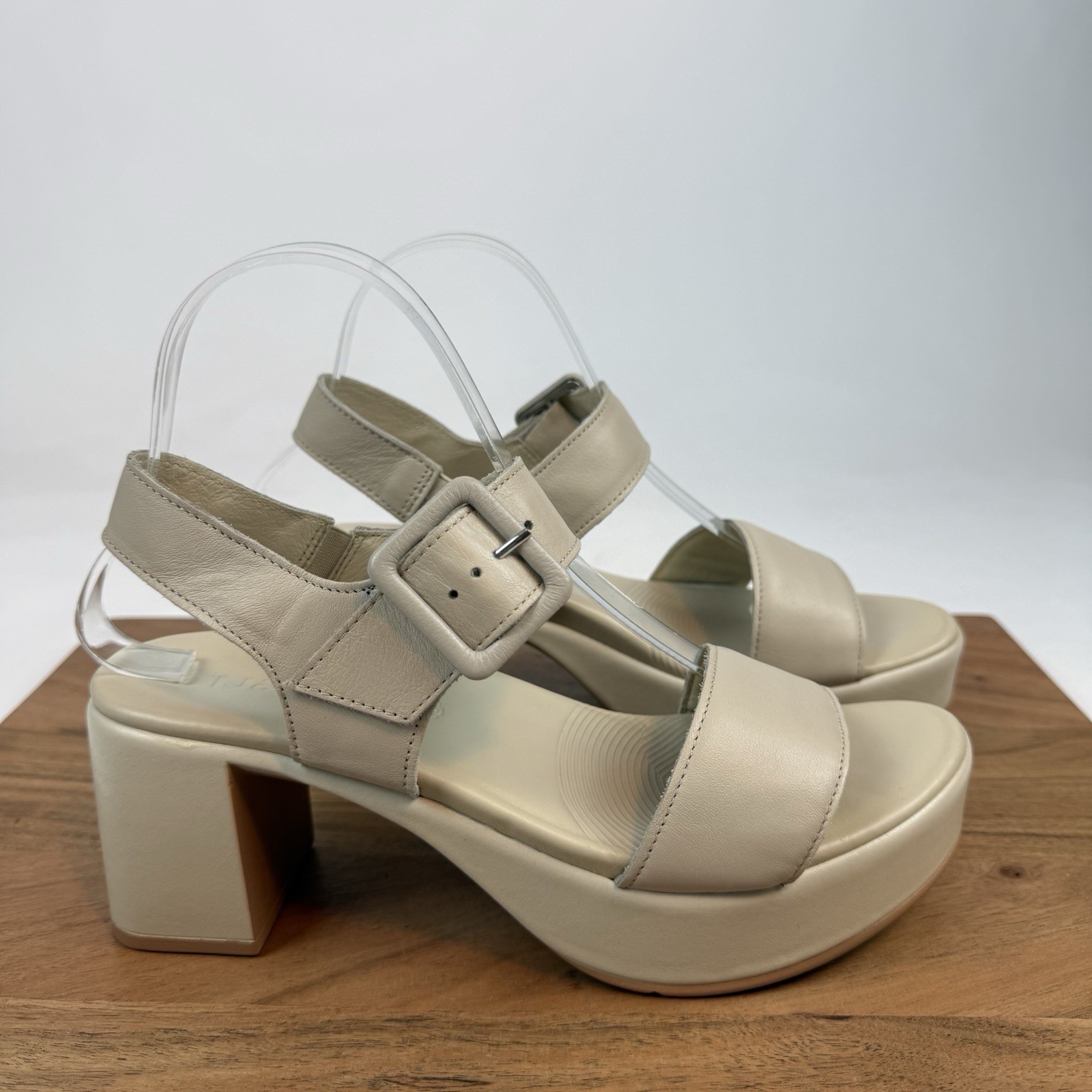 New Womens Naot Glamour Platform Leather Strappy Ivory Sandals Size 39 US 8-8.5