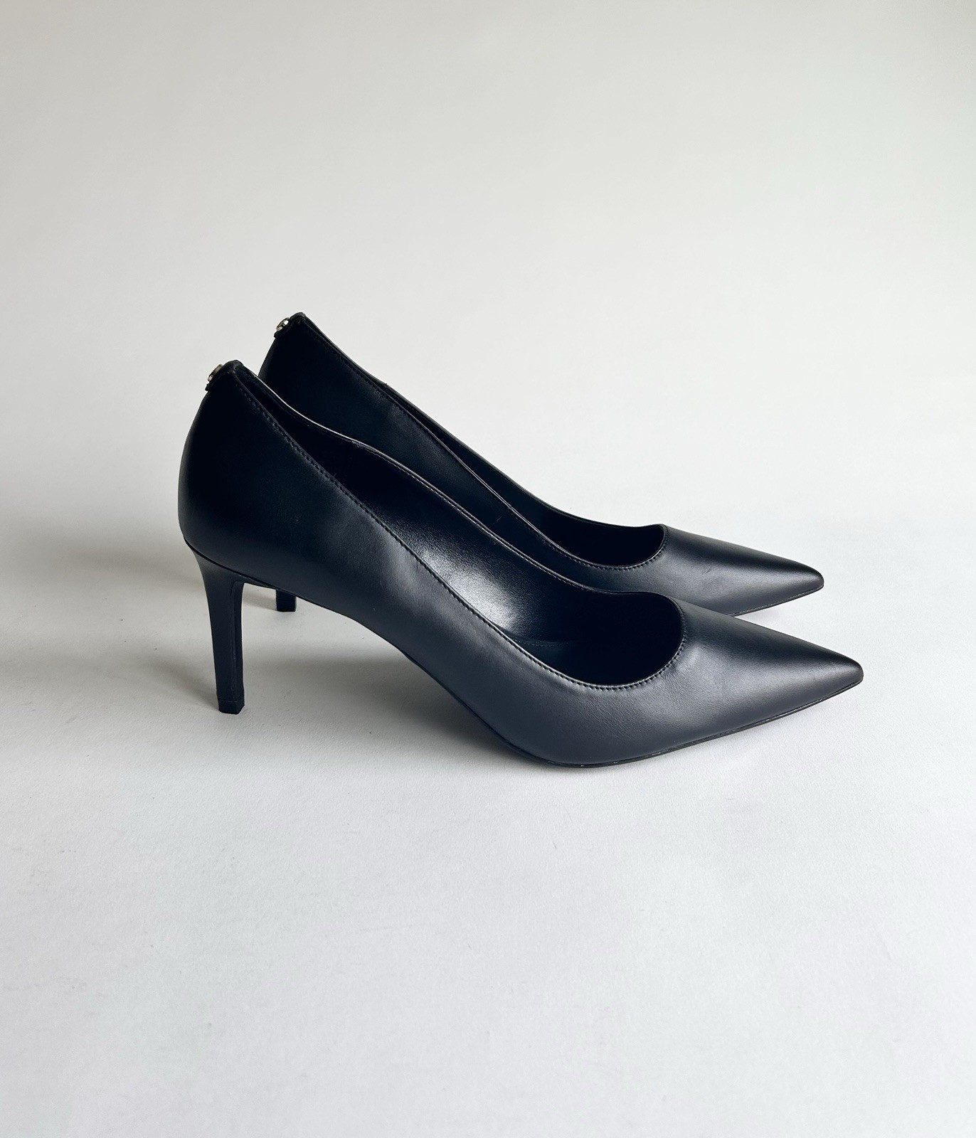 Michael Kors Black Man Made Leather Point Toe Classic Heels size 11