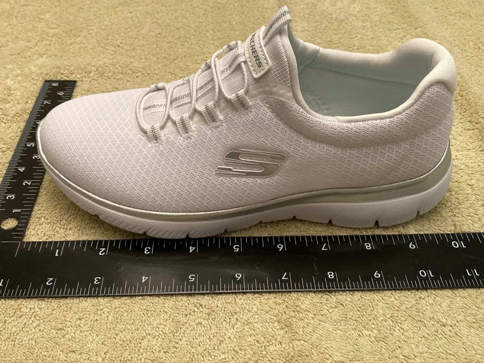 SKECHERS MEMORY FOAM WHITE WOMEN’S SNEAKERS SIZE 6