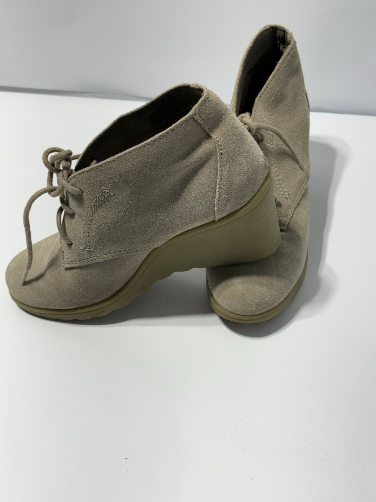 G.H. Bass & Co. BASS-CAMILLA Beige Leather Lace-Up Wedge Ankle Bootie 6.5M